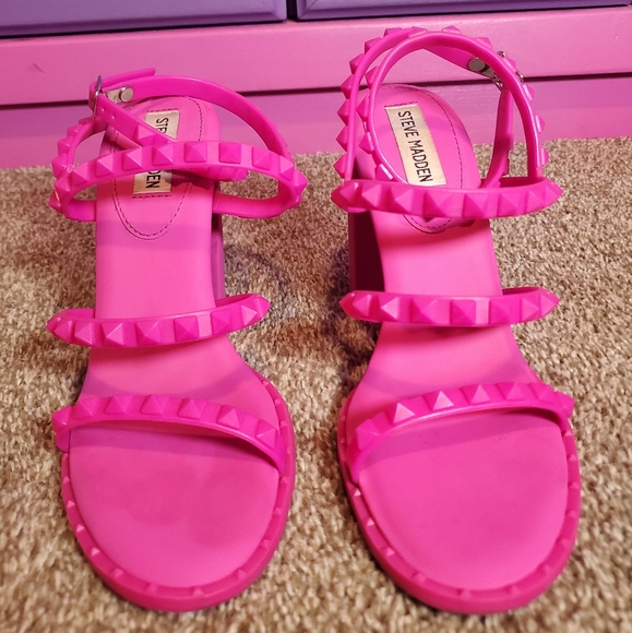 Steve Madden ~ Hot Pink ~ Studded ~ Jelly ~ Block / Chunky heel ~ Sandles ~ 7.5 - Picture 5 of 11